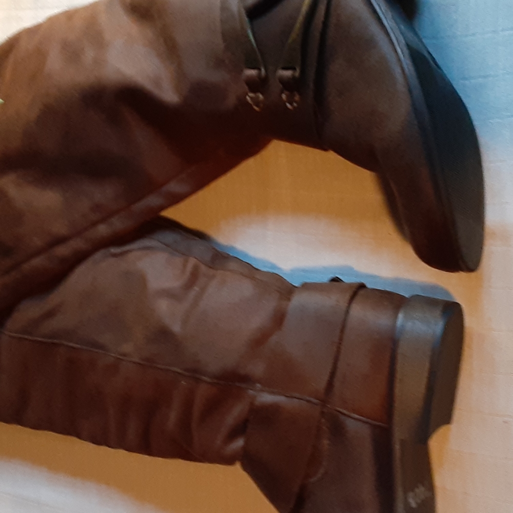 Brown boots - Picture 2 of 5